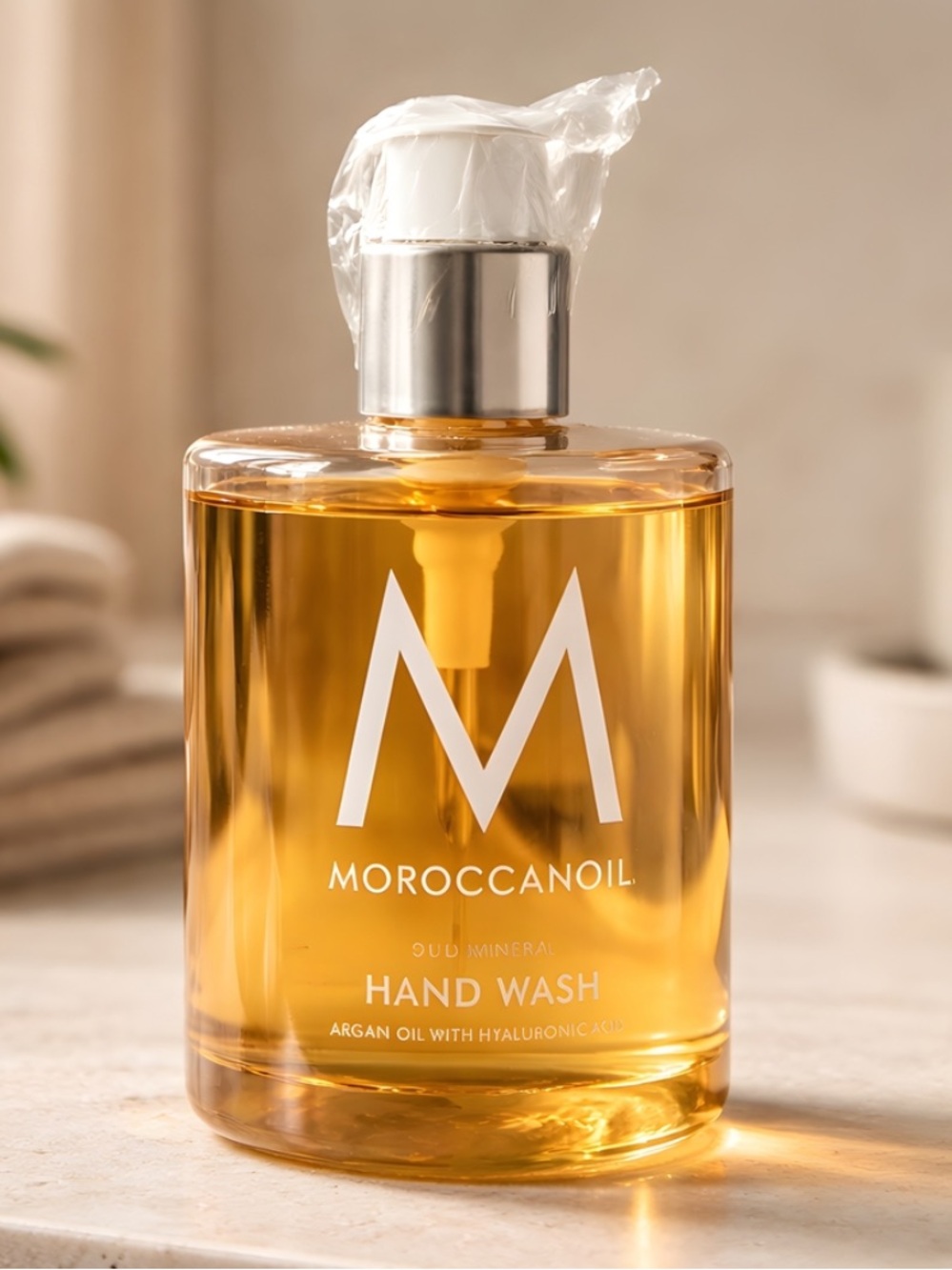MoroccanOil Hand Wash - Oud Mineral with Free Samples NEW - Picture 2 of 4